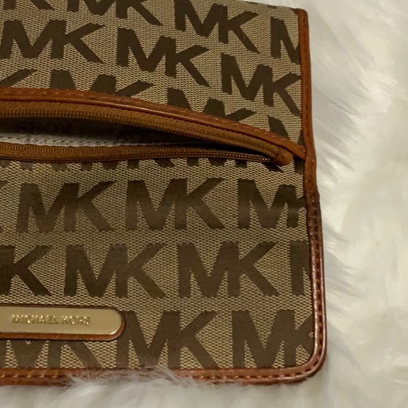 👜Vintage MICHAEL KORS monogram canvas wallet👛 - Picture 6 of 16